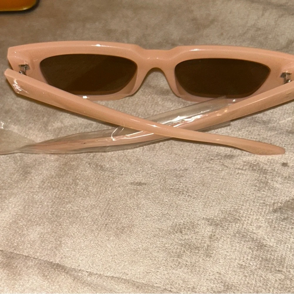 Women’s Blush Sunglasses‎